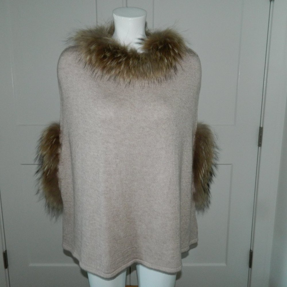 NWT LT LOVE TOKEN WOMEN GENUINE RACCOON FUR TRIMMED CAPE PONCHO XS/S $369